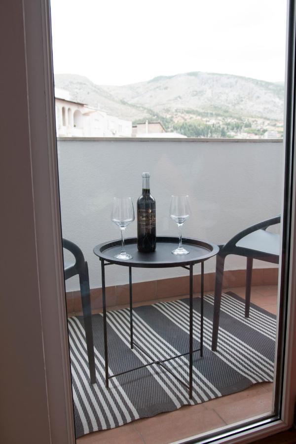 Memories Apartment Mostar Bagian luar foto